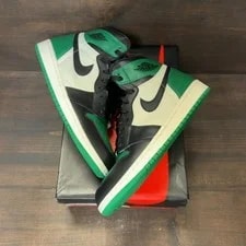 Jordan 1 Retro High (Moderately Worn ) 2