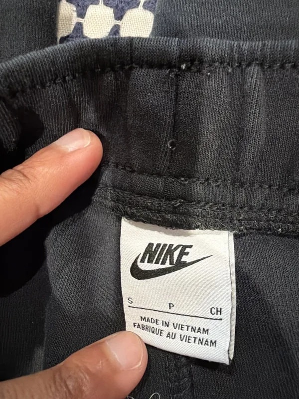 NIKE — Nike Tech Suit — streetwear — resale
