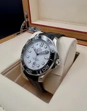 Omega Seamaster Diver 300M Co-Axial White Dial Black Rubber Strap 42mm 2