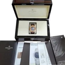 Patek Philippe Nautilus 40mm Rose Gold 5712R-001 Box Papers 3