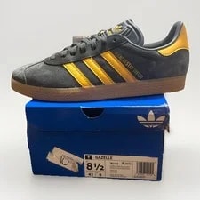 Adidas — Adidas Gazelle Manchester United Utility / Preloved — Sneaker — resale