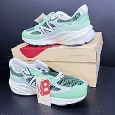 New Balance 990 V6 ’S Size 8 Avocado U990AB6 Lifestyle 4
