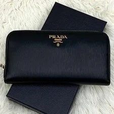 Excellent Condition Built in Prada Long Wallet Round Zipper From J 2