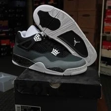 Size 12M/13.5W - Jordan 4 Retro Fear (2024) FQ8138-002 3