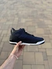 Size 10.5M - Levi's X Air Jordan 3 Retro IH7959-400 3