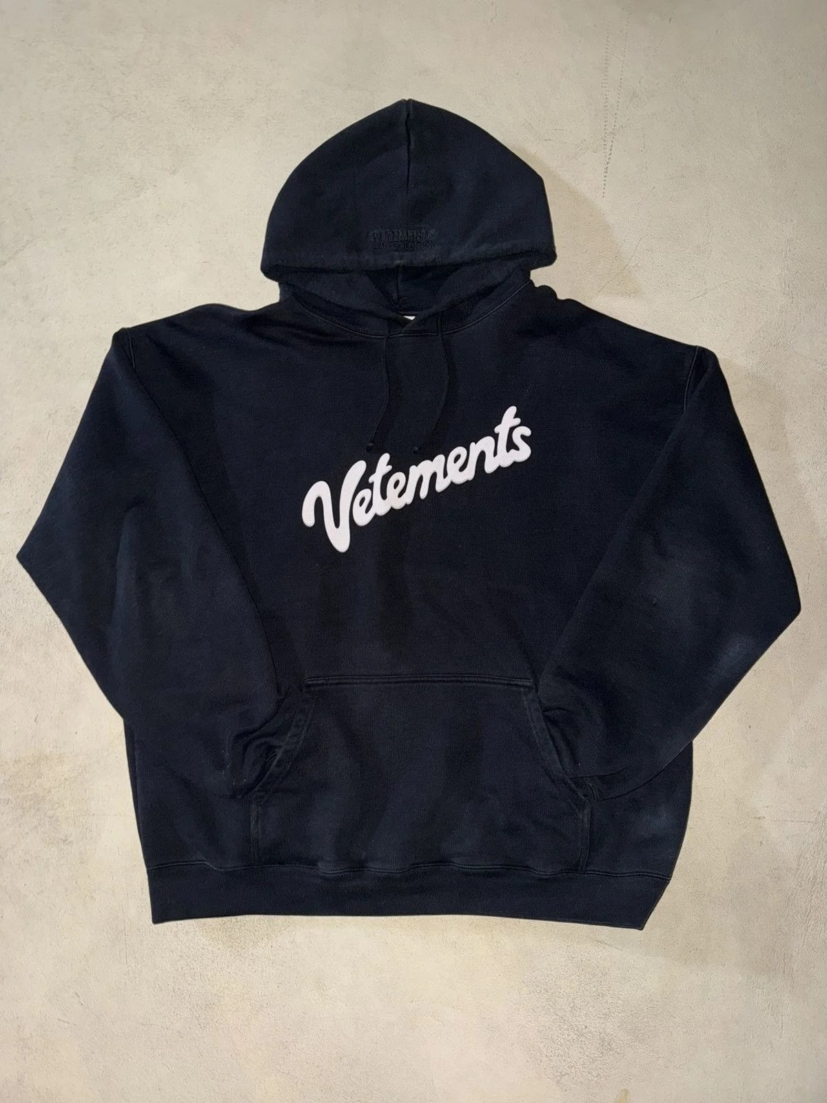 VETEMENTS Sweet Logo Hoodie Black 2