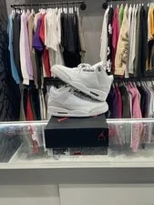 Jordan — Jordan 3 Retro Money (2025) — Sneaker — resale