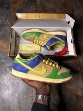 2009 “Brooklyn Projects” Nike SB Dunk Low 3