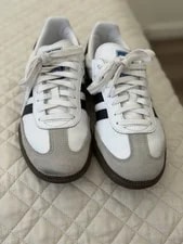 Adidas Samba ’s Low Top Lace-Up / / Gum Sole 2