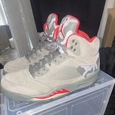 Jordan — It Jordan 5 Retro — Sneaker — resale