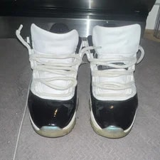 Jordan — Jordan Air 11 Retro Low / 528895-153 — Sneaker — resale
