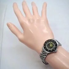 TAG Heuer Formula 1 Yellow Working 2