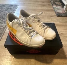 Air Jordan — Air Jordan 1 Centre Court — Sneaker — resale