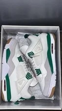 Jordan — Jordan 4 Retro SB — Sneaker — resale