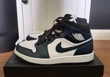 Jordan Air 1 Mid Armory / Mid Top 554724-411 3