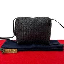 Bottega Veneta — Excellent Condition With Bottega Veneta Leathe — Handbag — resale