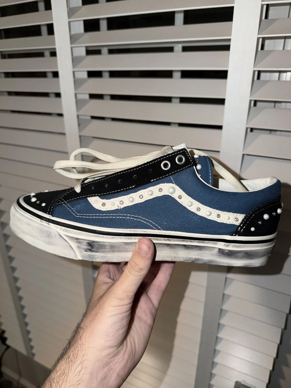 Vans — Vans Pearlized Old Skool 36 in — Sneaker — resale