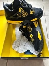 Size 7.5 - Jordan 4 Retro Mid 4