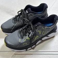 Hoka — Hoka One in Infinite Running Shoes 10 Running — Sneaker — resale