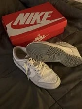 Nike — Nike Dunk Low Light — Sneaker — resale