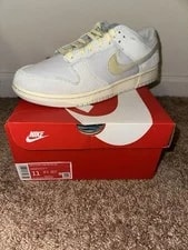 Nike — Nike Dunk Low Retro SE — Sneaker — resale