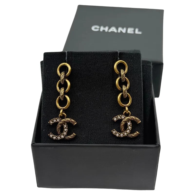 Chanel — Chanel Old Age Metal CC Chain Dangle — Jewelry — resale