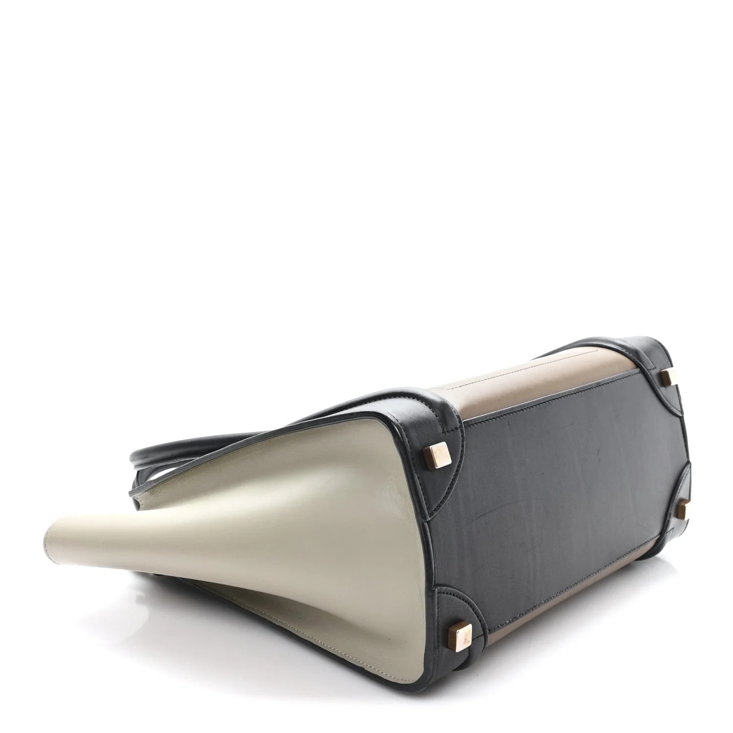 Luggage Dark 4