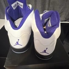 Size 9 - Jordan 5 2022 3