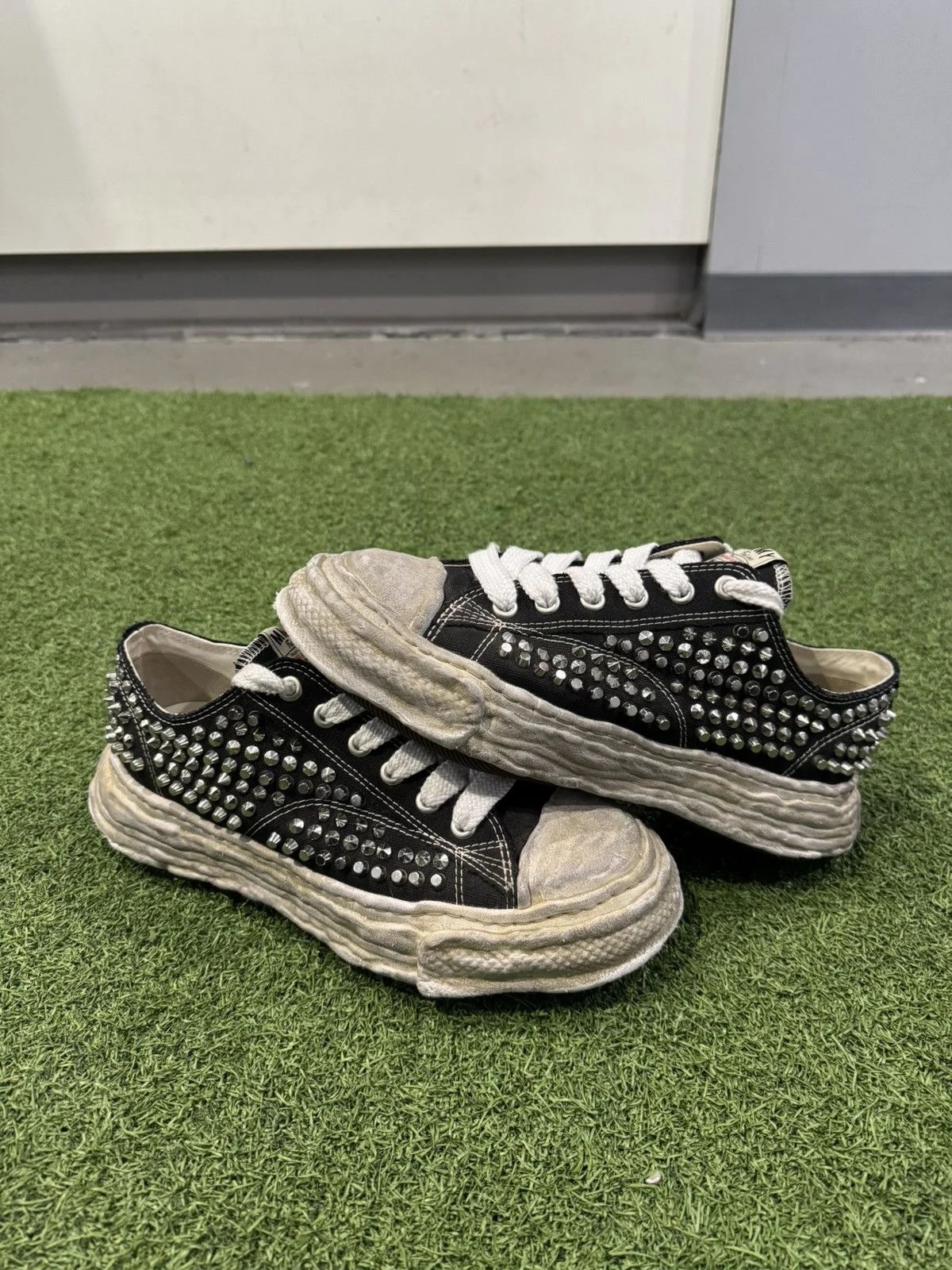 Maison Mihara Yasuhiro Peterson 23 Studded