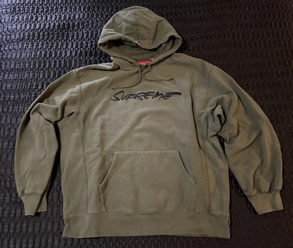 Supreme — Supreme Futura Logo Hoodie — streetwear — resale