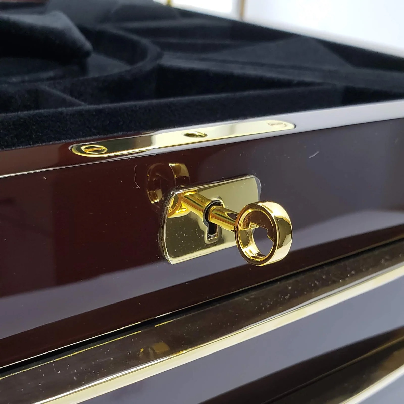 Buben & Zorweg Cosmopolitan Jewelry Collection Case 3