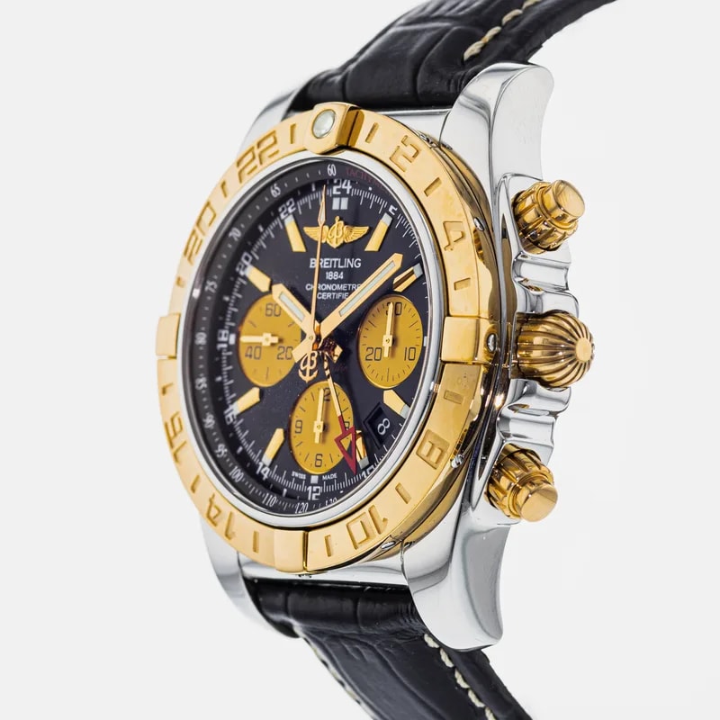 Breitling Chronomat 44 GMT CB0420 2