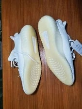 Yeezy — Yeezy Boost 350 V2 Size 11.5 US Ripped Box — Sneaker — resale