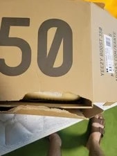 Yeezy Boost 350 V2 Size 11.5 US Ripped Box 3