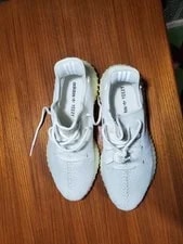 Yeezy Boost 350 V2 Size 11.5 US Ripped Box 4