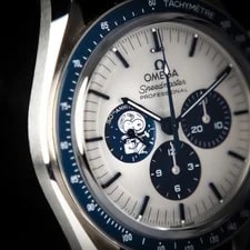 Omega Speedmaster Anniversary Series 310.32.42.50.02.001 “Silver Snoopy Award” 4
