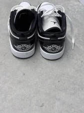 Size 9 - Jordan 1 Low SE 2