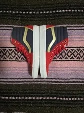 Vans (Marvel) SK8- Hi Captain Marvel 3