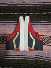 Vans (Marvel) SK8- Hi Captain Marvel 4