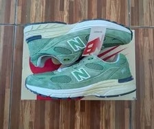 Size 8 - New Balance Teddy Santis X 993 Chive 2