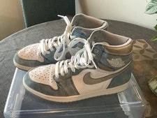 Air Jordan Size 8.5 High Top and 4