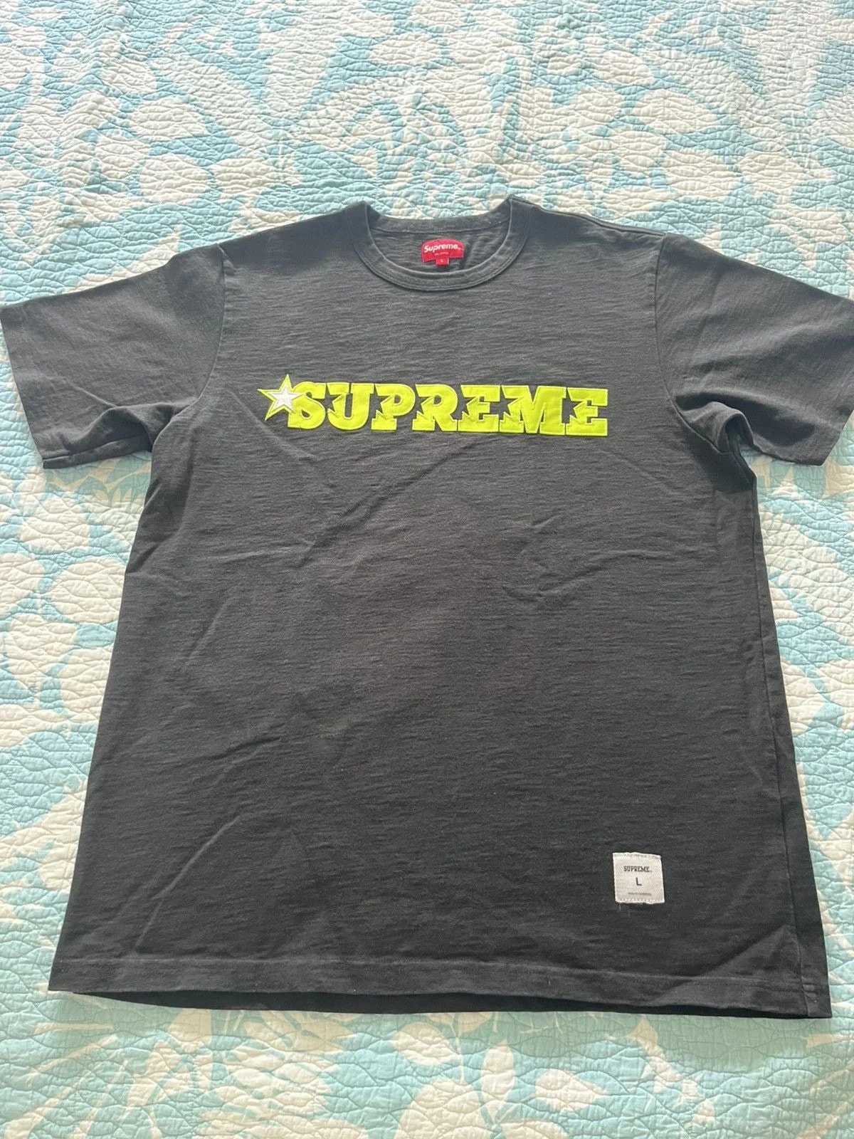 Supreme — Supreme Star Logo Tee — streetwear — resale