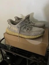 Yeezy — Yeezy 350 Size 10 ’s No Original Box and in Good Condition — Sneaker — resale