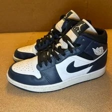 Air Jordan 1 Mid 554724-411 3