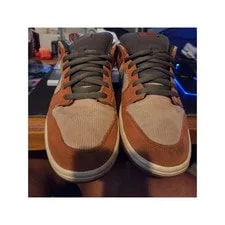 Nike SB Dunk Low in the "Dusty " 2