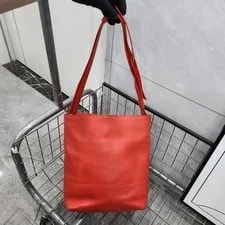 Bottega Veneta Bucket Crossbody 2