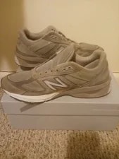 Size 10.5 - New Balance 990v5 2