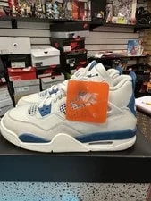 Air Jordan — Size 7 - Air Jordan 4 Retro 2024 Military — Sneaker — resale