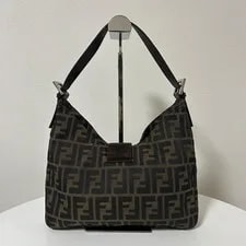 Fendi One Mamma Bucket 2