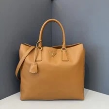 Prada (ym040126p0) 2